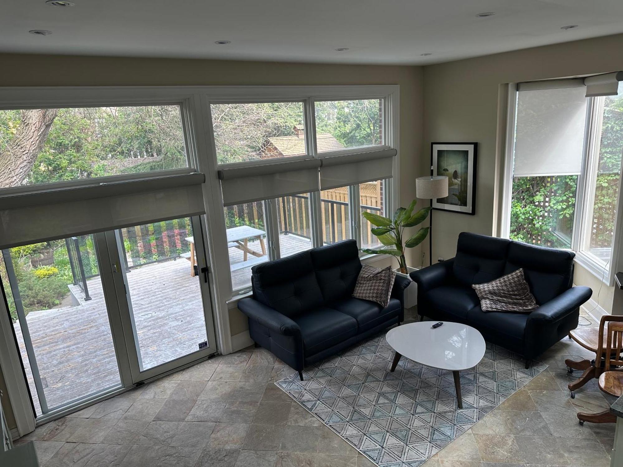Double Bedroom On Up Or 3 Bedrooms In Basement Near Eglinton Subway Station Toronto Kültér fotó
