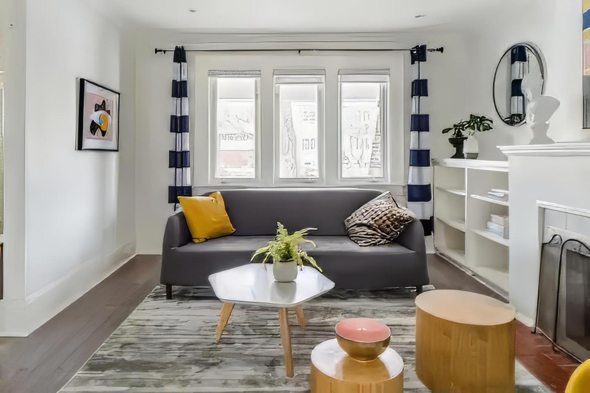 Double Bedroom On Up Or 3 Bedrooms In Basement Near Eglinton Subway Station Toronto Kültér fotó
